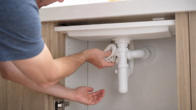 Siphon am Gewinde auf Dichtheit prüfen