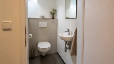 Gäste-WC unter 2 m² – kompakter Grundriss mit WC und kleinem Handwaschbecken