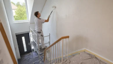 Treppenhaus sicher vom Innengerüst aus streichen